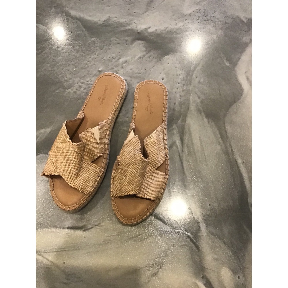 Universal Threads sandal Women's Size 7.5